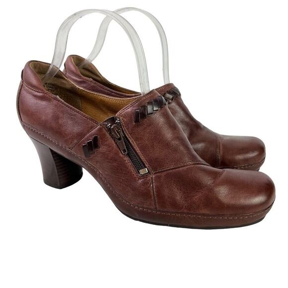 Clarks Artisan Womens Chunky Heels Brown Leather Side Zip Comfort Shoes sz 10 M - Picture 1 of 16